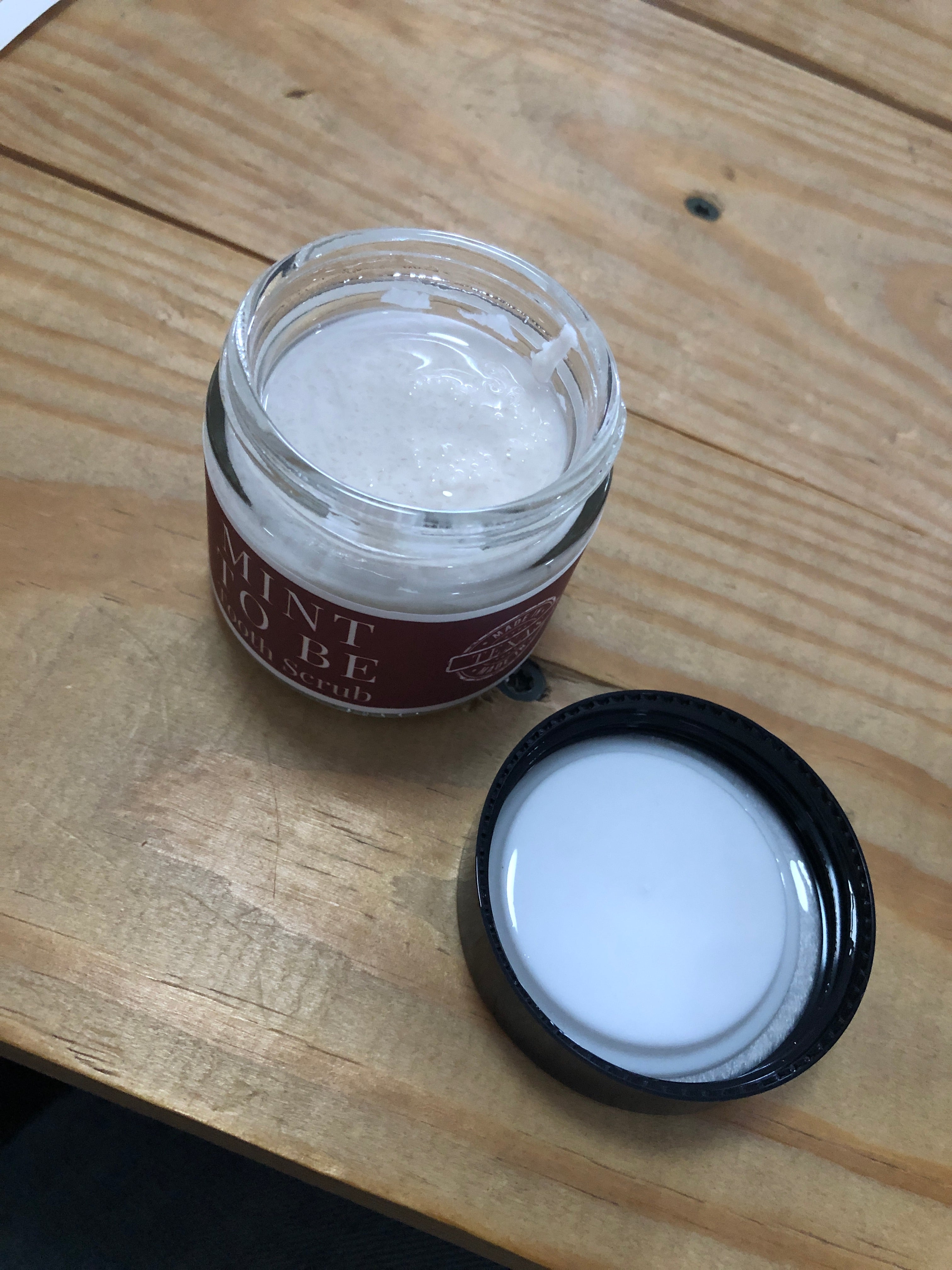 Mint to be tooth scrub