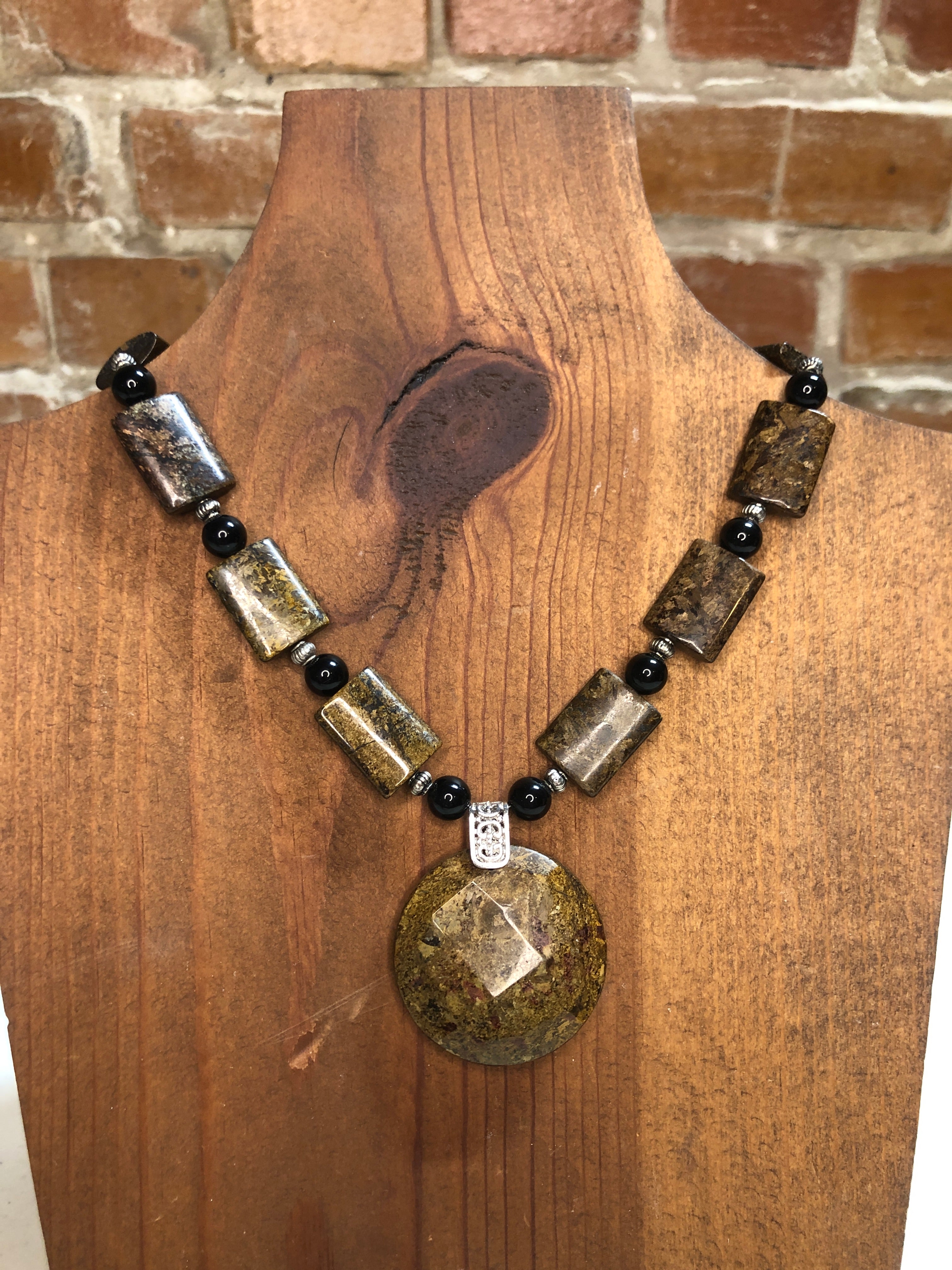 Bronzite & black jasper