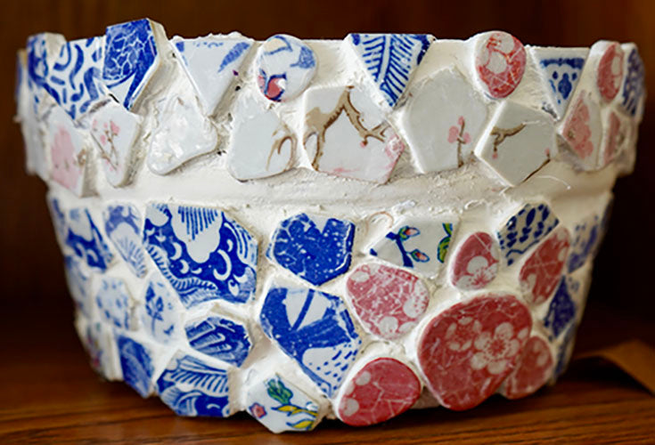 LG mosaic pot