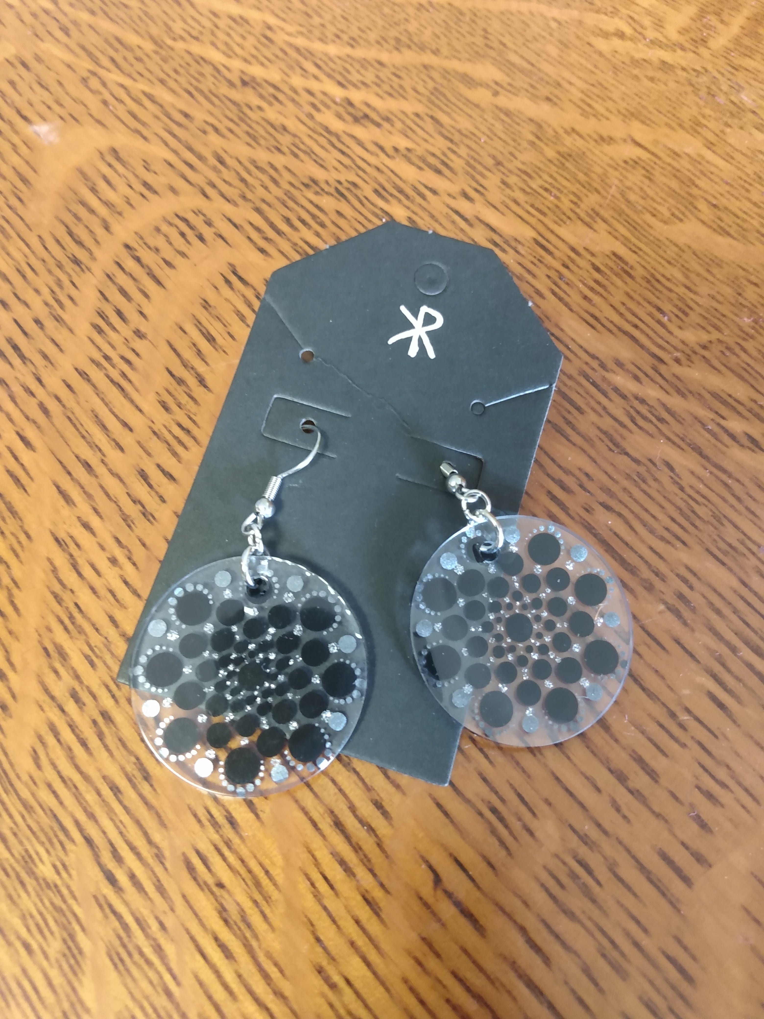 Earrings Round w Black and Gun Metal Silver mandala