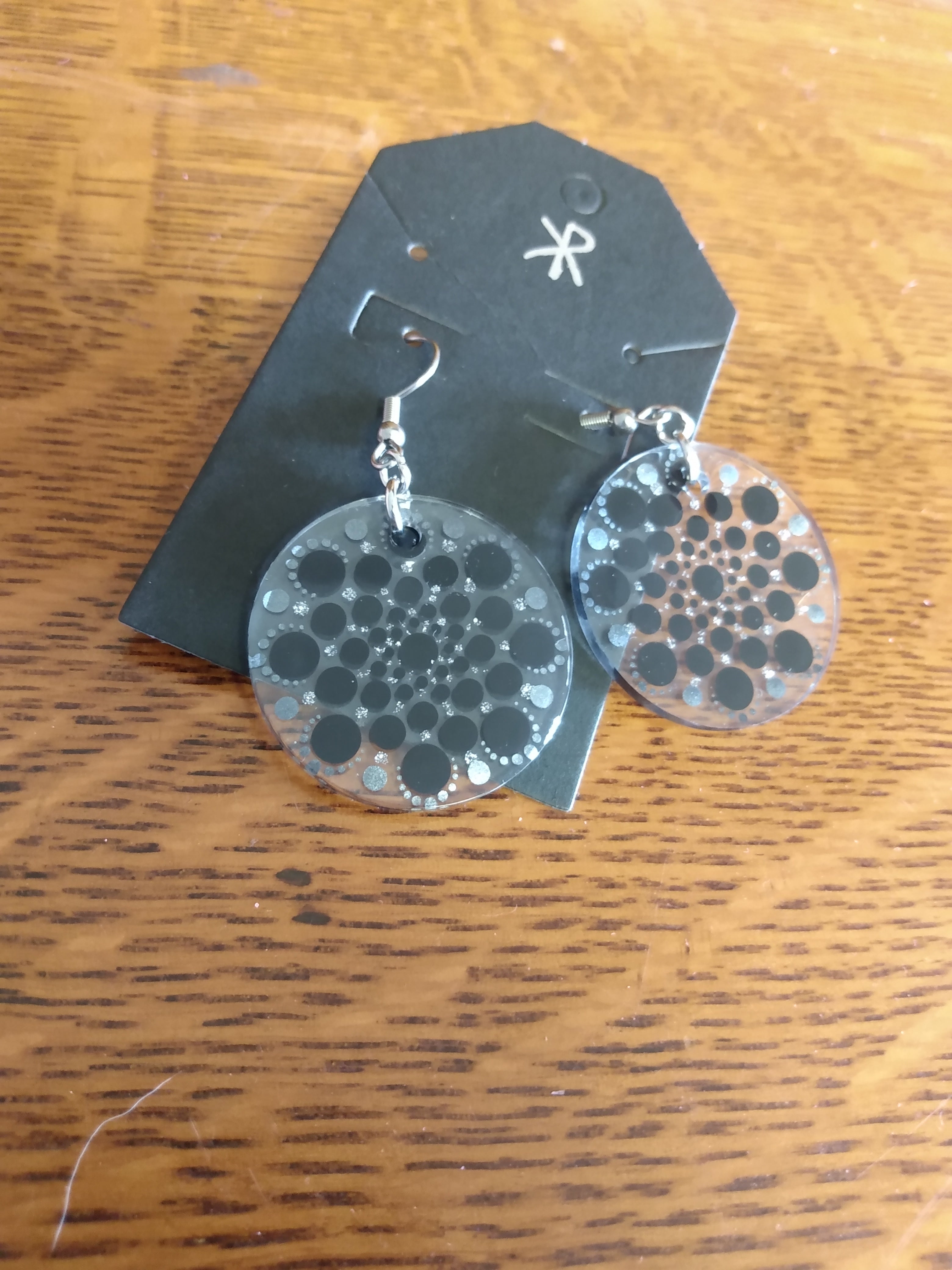 Earrings Round w Black and Gun Metal Silver mandala