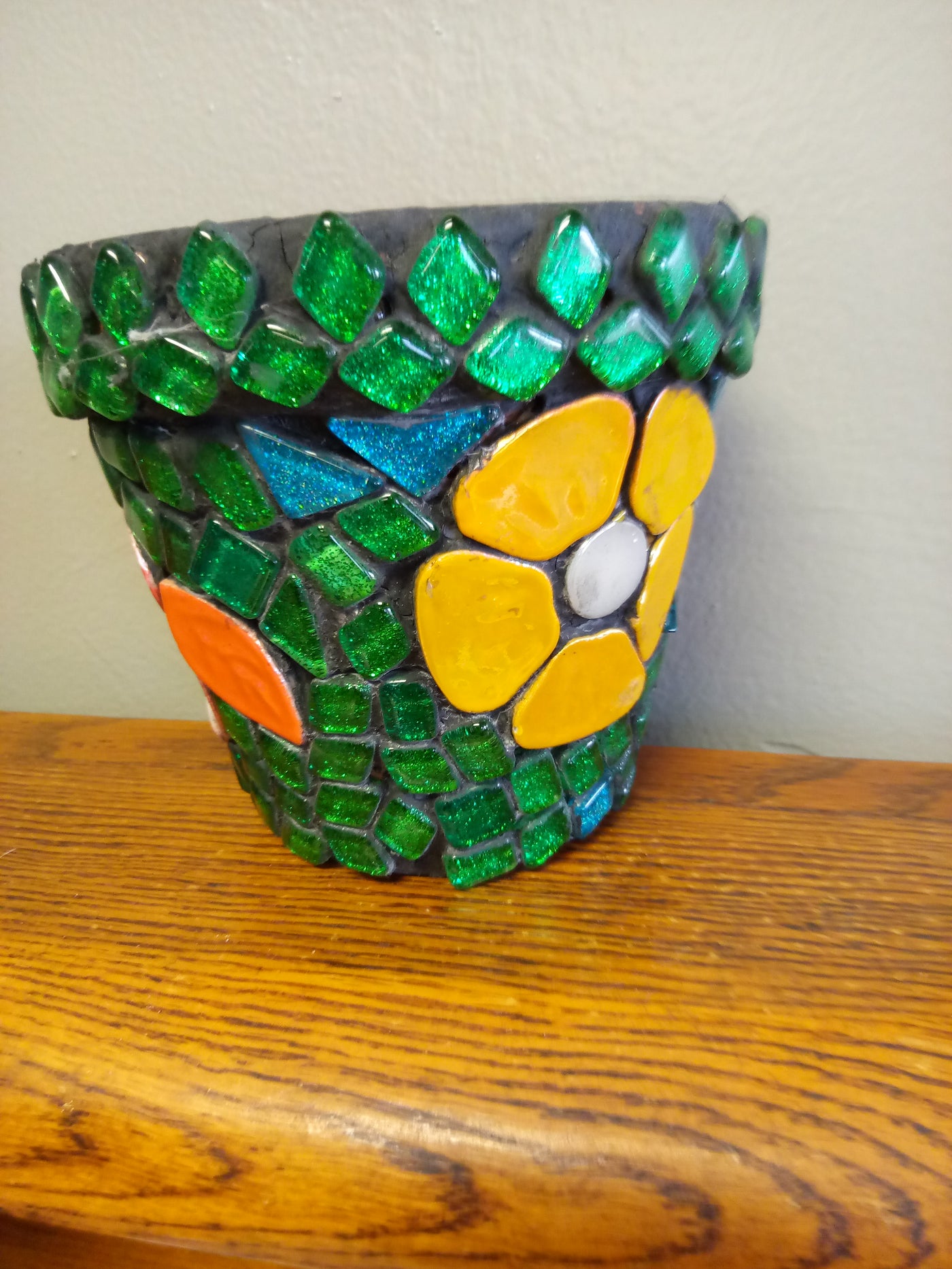 Mosaic Flower Pot- Black with Flowers