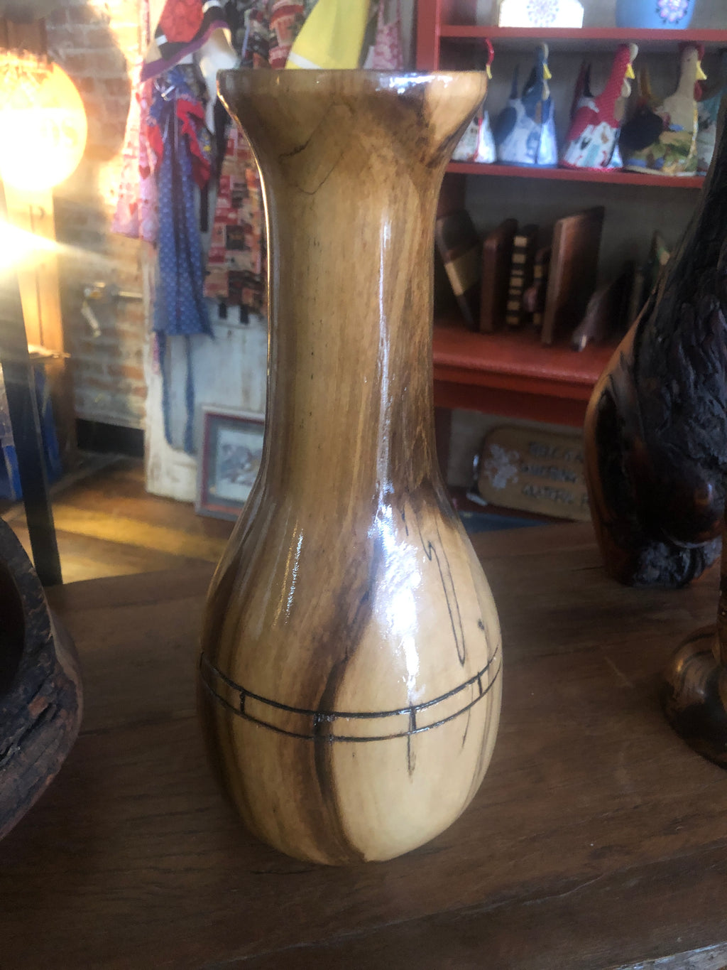 Vase made of magnolia wood