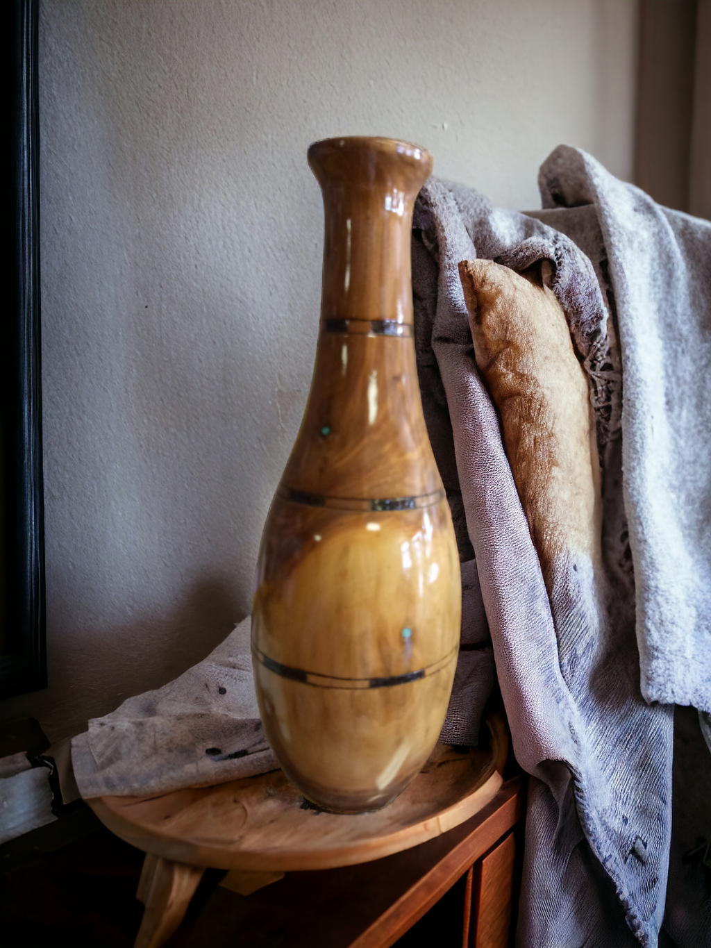 Wood walnut Jug