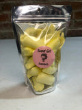 Freeze dried banana taffy