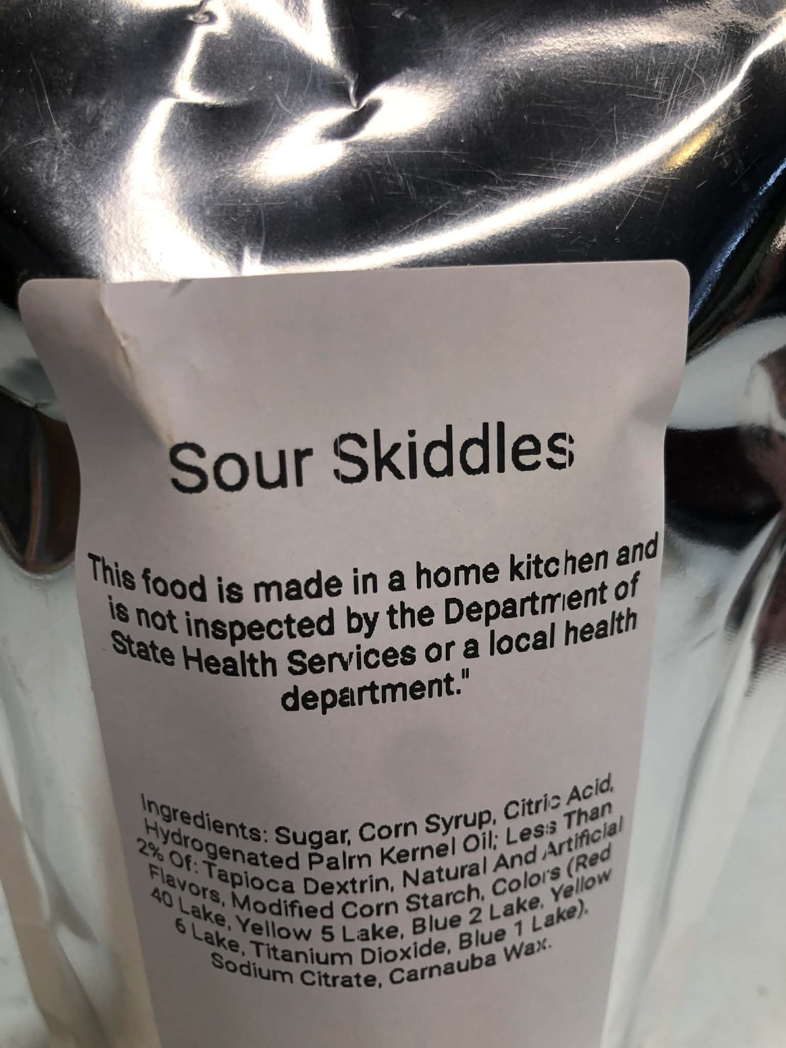 Freeze dried sour skiddles